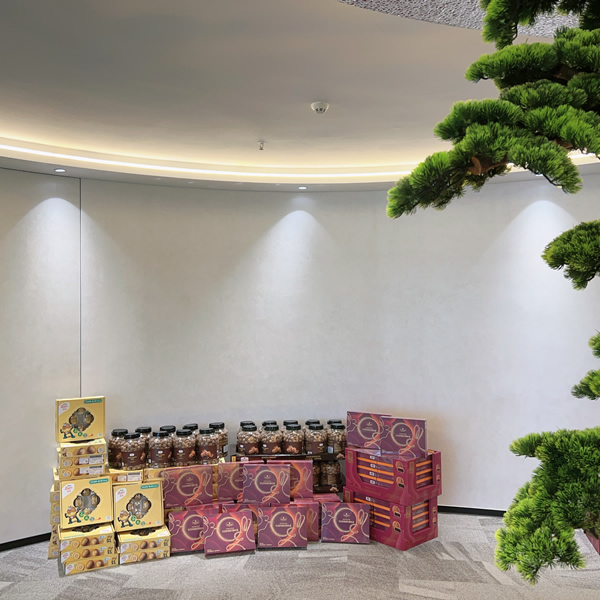 HKXYTECH Celebrates Mid-Autumn Festival and National Day with Holiday Gifts for Employees